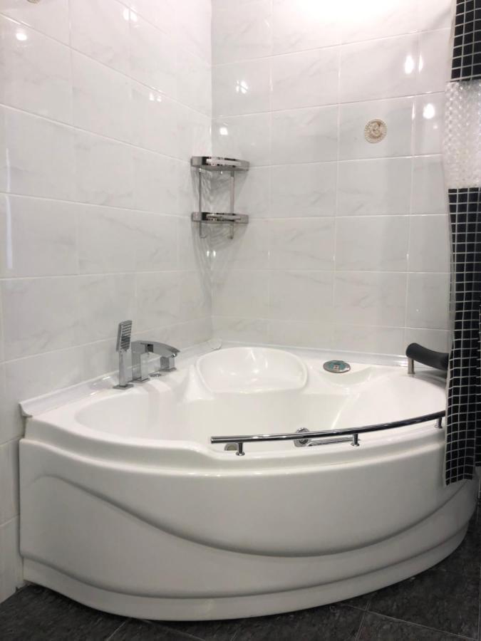 Stylish Apartments In The Heart Of The City! Ташкент Экстерьер фото